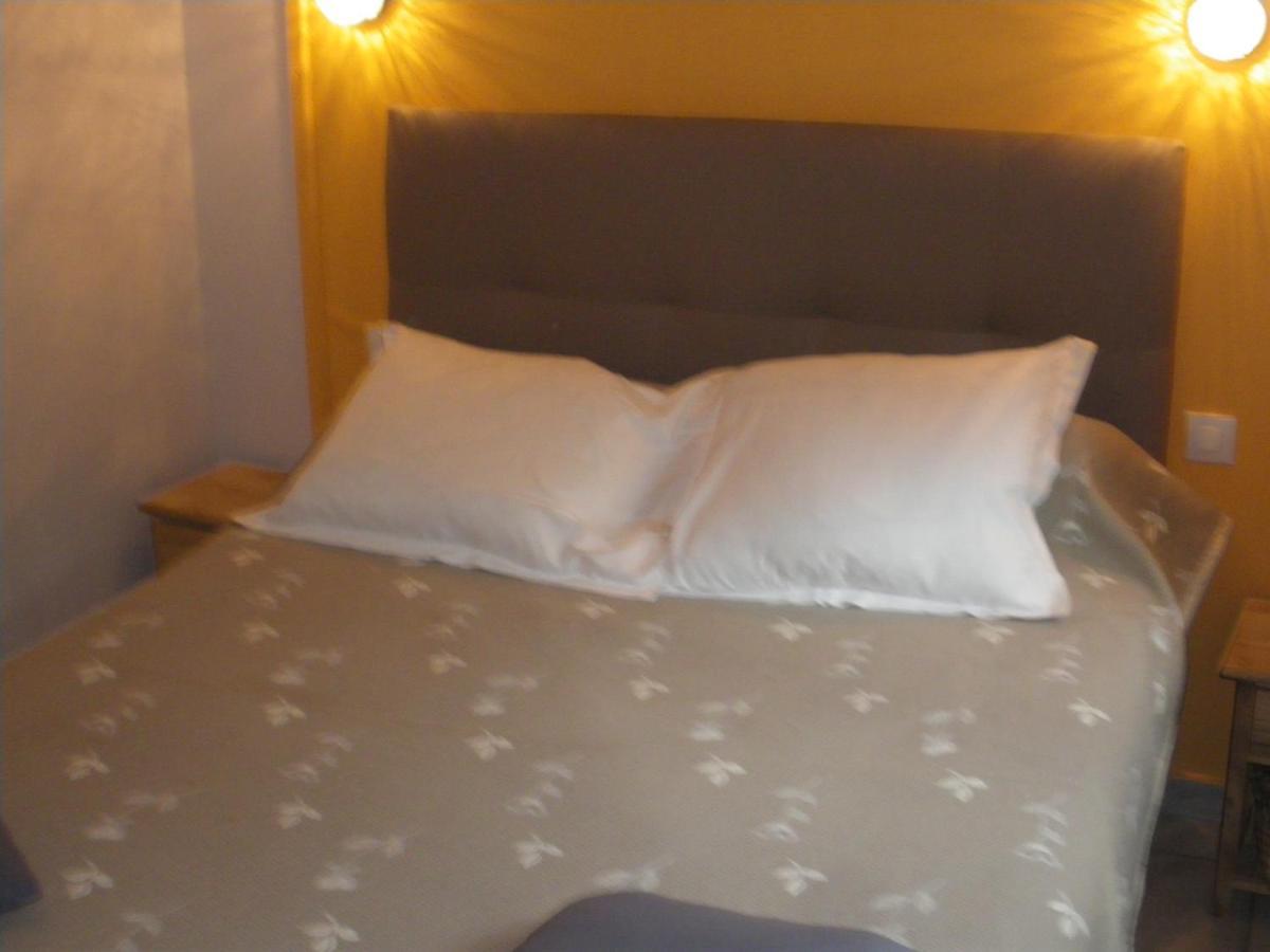 Les Coquillettes Bed and Breakfast Équemauville Exteriör bild