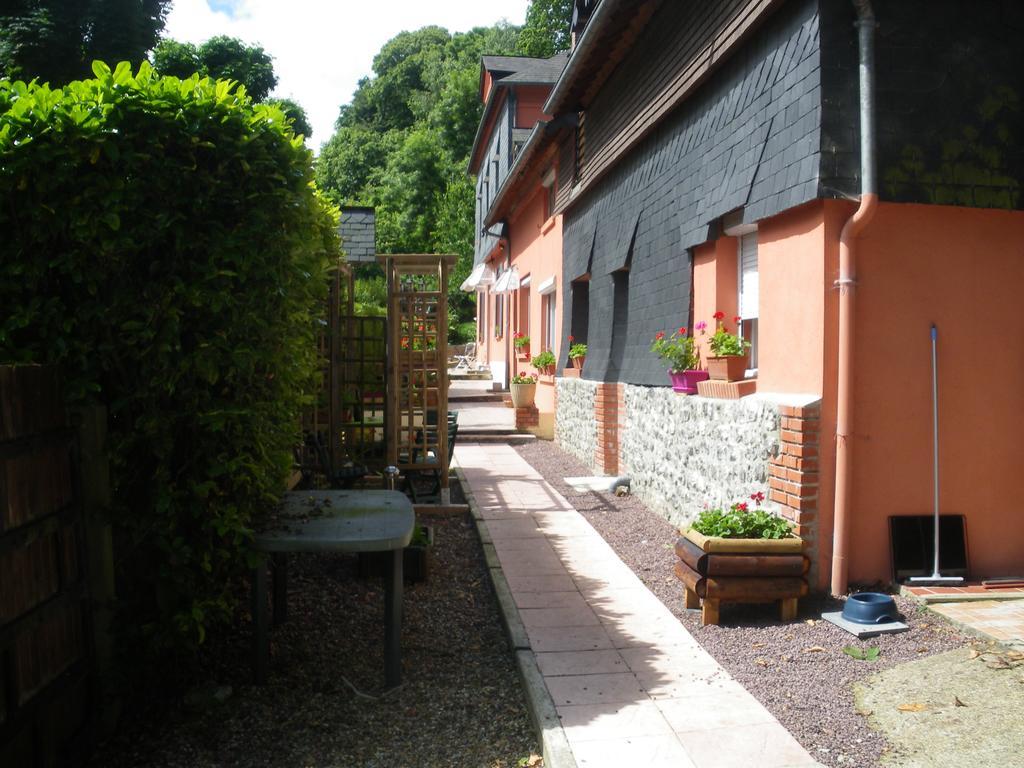 Les Coquillettes Bed and Breakfast Équemauville Exteriör bild