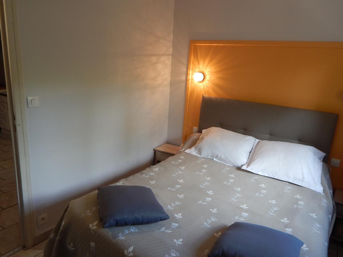 Les Coquillettes Bed and Breakfast Équemauville Exteriör bild